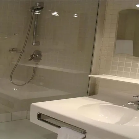 Bischof Otel 4*